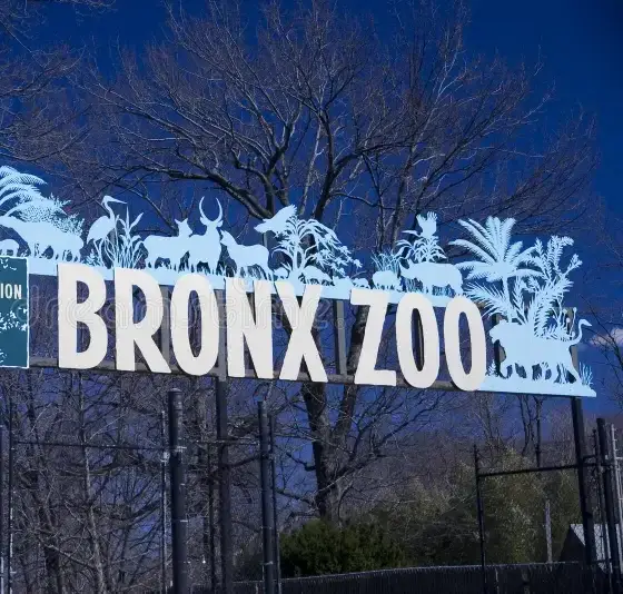 bronx-zoo-sign-19371633